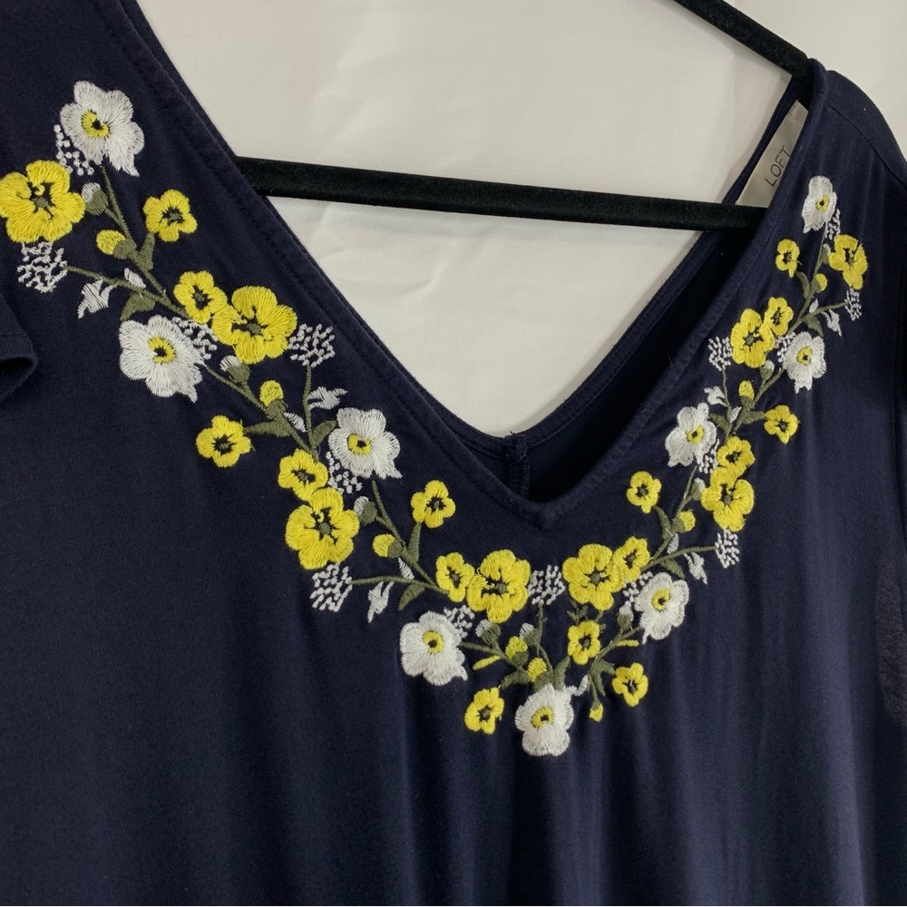LOFT Navy Blue Short Ruffle Sleeve Floral Detail Midi Dress, size L - Picture 4 of 9